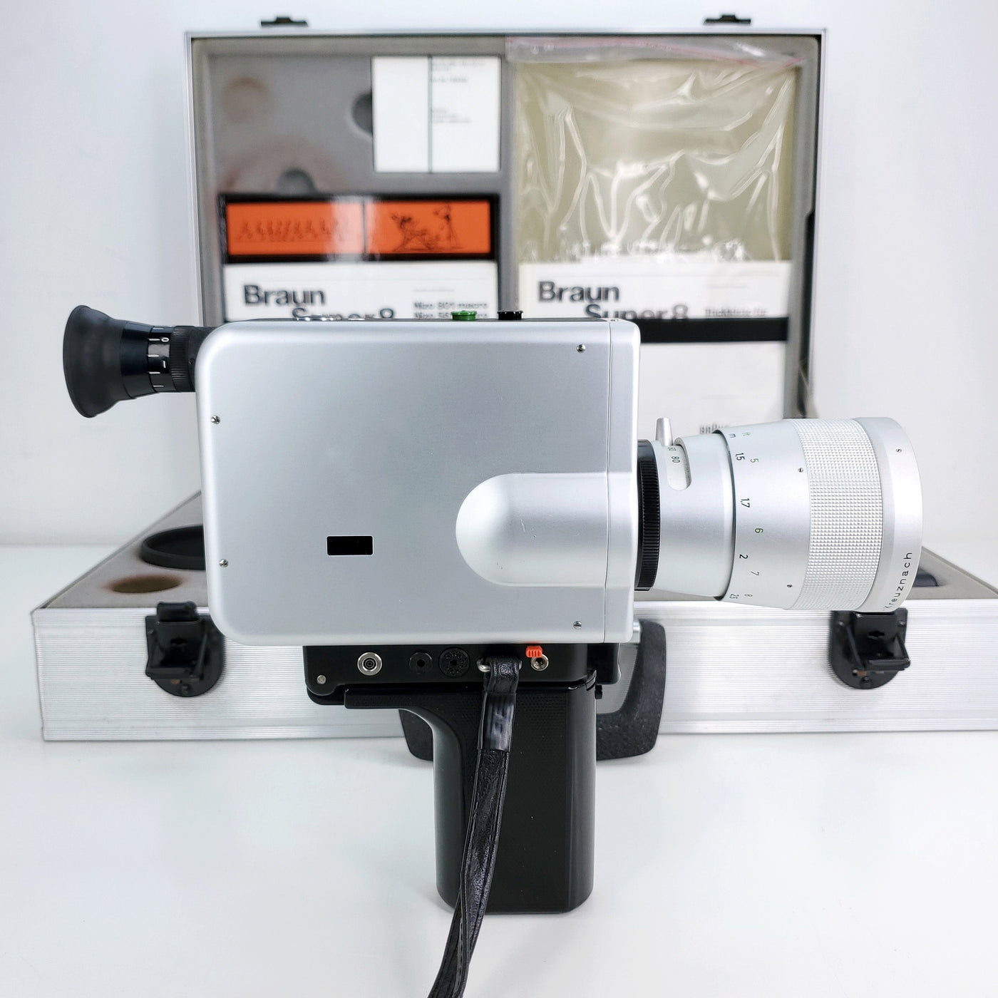 Nizo 801 Macro Super 8 Camera With Aluminum Protective Case - Ultimate Bundle Super 8 Cameras Braun Nizo 